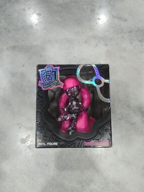 Monster High Vinyl 'Draculaura' Chase Variant Figure
New! Sealed, Never Opened!